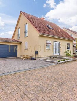 Freistehendes Einfamilienhaus mit Doppelgarage und Garten in toller Lage! Sofort Bezugsbereit! - Landau (Pfalz)