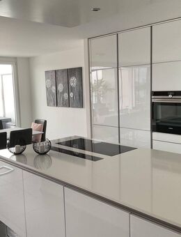 Exklusive 4-Zimmer-Maisonette-Wohnung mit Dachterrasse, Lift, Skyline- und Taunusblick - Frankfurt (Main)