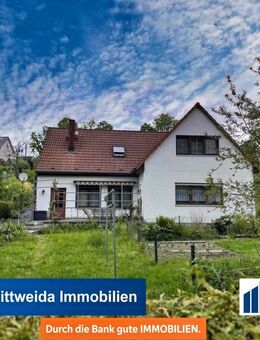 Einfamilienhaus mit Garten und großer Garage, in ruhiger, aber zentraler Lage! - Hainichen (Sachsen)