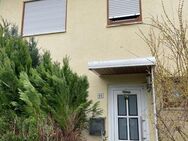 Eschenau: Stark räumungs- und sanierungsbedürftiges RMH - mit Preisabschlag für den Ausnahmezustand - Eckental