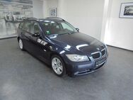 BMW 320 i touring Panoramaschiebedach PDC Navi - Asperg