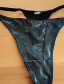 Damenstrings - G Strings in schwarz, Lack und transparent in 38350