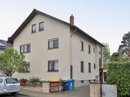 Modernisiertes Zweifamilienhaus mit ausgebautem Dachgeschoss, Doppelgarage und großem Garten - Bruchsal