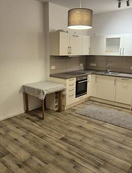 Sonnige 2 Zimmer Wohnung mit Balkon (Lückstr. 38) zu vermieten - Berlin Neukölln