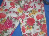 NEU mit allen ETIKETTEN * Rosen * Blüten * Flower- Power * Romantik * Röhren * Skinny * Jegging * Jeans * Hose "Rosner" Gr. 34/ XS * bunt * - Riedlingen