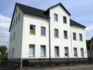 Schöne 2-Raumwohnung mit Tageslichtbad (1. Etage) - Gersdorf