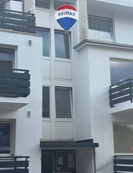 Gemütliche 1,5-Zimmer-Wohnung mit Balkon und Garagenstellplatz in den begehrten Elbvororten - Hamburg