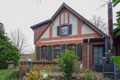 Große Doppelhaushälfte mit schönem Garten