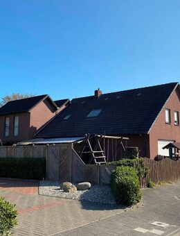 Teilmodernisiertes, großzügiges Wohnhaus mit 2 Wohneinheiten, Keller und Garagen - Emstek