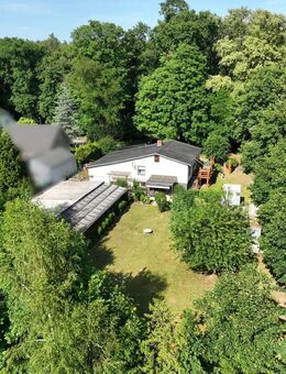 Wohnen umgeben vom Wald mit Blick ins Grüne - Gepflegtes Einfamilienhaus in idyllischer Ortsrandlage von Nennhausen m... - Nennhausen
