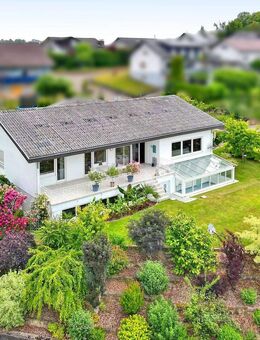 Großzügiges Einfamilienhaus mit liebevoll gestaltetem Gartenparadies - Angelbachtal
