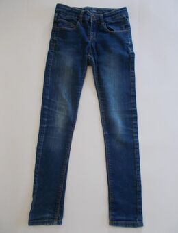 Jeans für Mädchen der Marke Staccato Blau Gr. 140 zu verkaufen. - Bielefeld