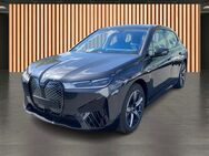 BMW iX, 40 xDrive Sport °, Jahr 2023 - Dresden