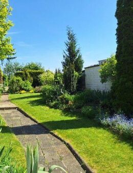 Idyllisches Einfamilienhaus mit herrlichem Garten und viel Potential: - Grevenbroich