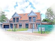 Neubau von exklusiven Haushälften mit Doppelgarage und großen Grundstücken in Toplage im "Bauernviertel" in Achim. - Achim