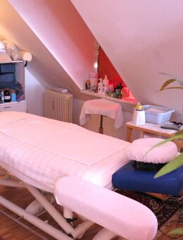 RÜCKENMASSAGE MÜNCHEN CITY TAL 30 - München