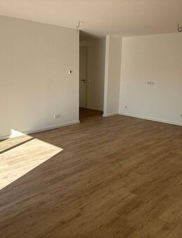 NUR EINKOMMENSSTUFE 1 (Wohnberechtigungsschein) - 2 Zimmer Wohnung mit Balkon in Stein - Stein (Bayern)