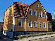 Zweifamilienhaus mit schönem Grundstück zu verkaufen - Lauchhammer