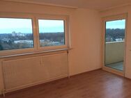Sanierte 2,5 Zimmer Wohnung zum Wohlfühlen mit gigantischem Ausblick aus der 10. Etage - Offenbach (Main)