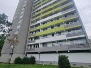 Neu renovierte 1,5 Zi.- Wohnung mit Einbauküche und überdachten Balkon in Hanau Nord-West! - Hanau (Brüder-Grimm-Stadt)