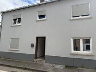 Haus 5 Zimmer Küche 2 Bäder kleiner Dachterasse in Pfeddersheim - Worms