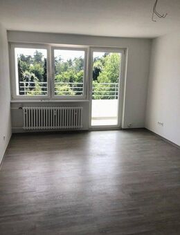 Geräumige 3-Zimmer-Wohnung mit Balkon in grüner Lage - Bielefeld