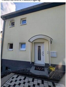 Gepflegte Doppelhaushälfte mit Terrasse, Garage und Stellplatz - Solingen (Klingenstadt)