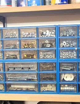 44 KG - Verschiedene Schrauben, Muttern, U-Scheiben, Sprengringe - Bürstadt