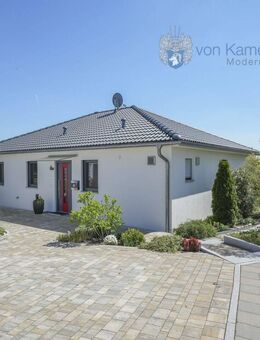 Wohnen auf einer Ebene - Barrierefreier Bungalow (KFW 40+) mit Wohlfühlgarten in ruhiger Lage - Scheinfeld