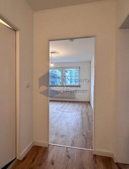 Sanierte und barrierefrei erreichbare 2-Zimmer-Wohnung mit West-Loggia - Wolfsburg