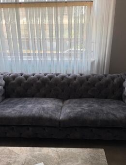 2x Chesterfield 3-Sitzer Sofa MODERN BAROCK 235cm dunkelgrau Samt Federkern silber Metallfüße - Gerstetten