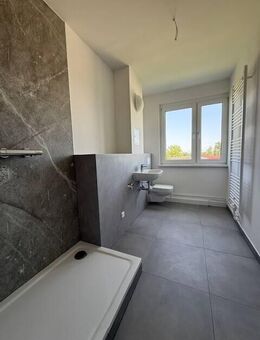 ENDLICH IN DIE EIGENEN 4 WÄNDE - frisch sanierte moderne Wohnung am See - Groitzsch