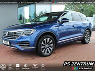 VW Touareg, 3.0 V6 TDI Atmosphere, Jahr 2018 - Versmold