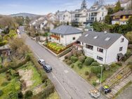 Wiesbaden-Auringen: Großzügiges Einfamilienhaus mit Einliegerwohnung in herrlicher Blicklage - Wiesbaden