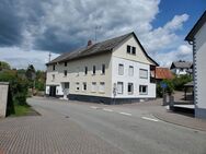 Mehrfamilienhaus mit Potenzial, ausbaufähige Scheune, Garage und Dachgeschoss - Weilburg