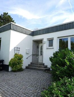 Einseitig angebautes Einfamilienhaus (Bungalow) mit Garage in Leverkusen-Schlebusch! - Leverkusen