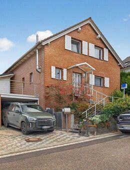 Charmantes Einfamilienhaus mit Doppelgarage in ruhiger Lage - Mönsheim