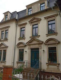 Niedliche Dachgeschosswohnung mit schönen Holzbalken und Blick über Dresden - Dresden