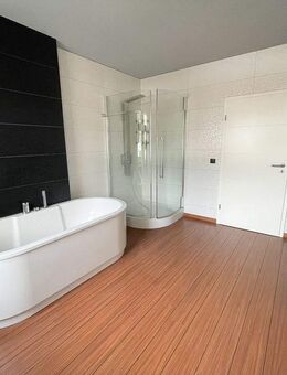 Stylische Maisonette-Wohnung mit offener Küche & großem Balkon - Aue