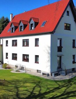 Exklusives Wohnen in einer sehr gepflegten Immobilie - in Süd-Lage - Wunsiedel