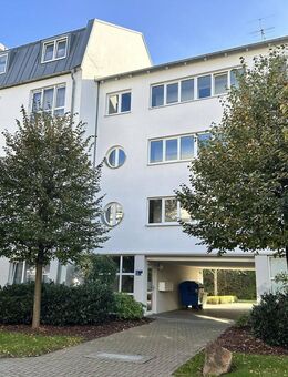 Helle 1-Raum-Wohnung mit Balkon, EBK und TG-Stellplatz direkt an der Mulde! Mit Aufzug! - Zwickau