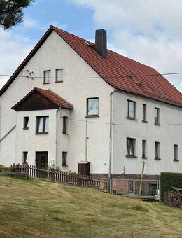 Mehrgenerationenwohnen mit Scheune und Garagen - Striegistal