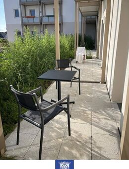 Rollstuhlgerechte Wohnung mit Fußbodenheizung, edlem Bad, moderner EBK, Terrasse! - Arnsdorf