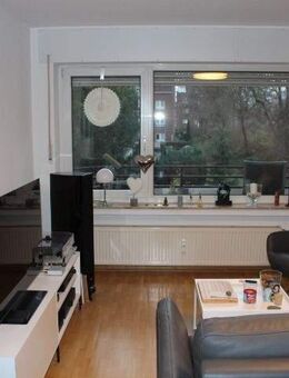 + + gehobene Ausstattung + + ansprechender Grundriss + + Balkon + + ruhige Lage + + - Tönisvorst