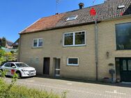 Gemütliches Einfamilienhaus mit eigener Zuwegung zum Weiher und Broichbachtal - Alsdorf (Nordrhein-Westfalen)