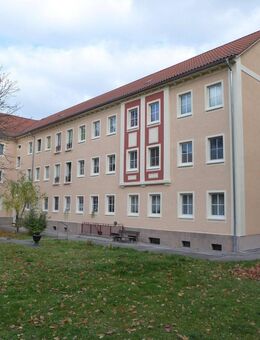 3-Raum-Wohnung im gepflegtem Wohnumfeld - Saalfeld (Saale)