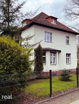 Gepflegtes Mehrfamilienhaus mit bebaubarem Grundstück - Hohen Neuendorf