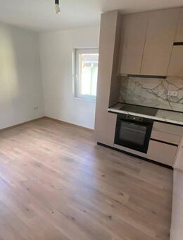 Attraktive 2-Zimmer-Wohnung mit Einbauküche, Terrasse und Garage - Unterdürrbach, Würzburg - Würzburg