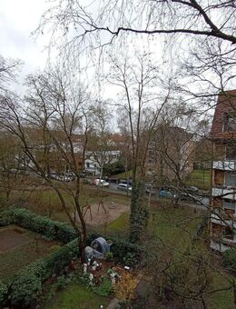3-Zimmer-Wohnung mit kleinem Balkon im 3. OG im beliebten Barmbek-Süd - Hamburg