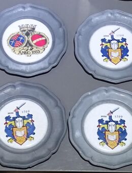 Wappenteller Zink mit Porzellan Wappen anno 1553 & 1709 Heraldik - Spraitbach
